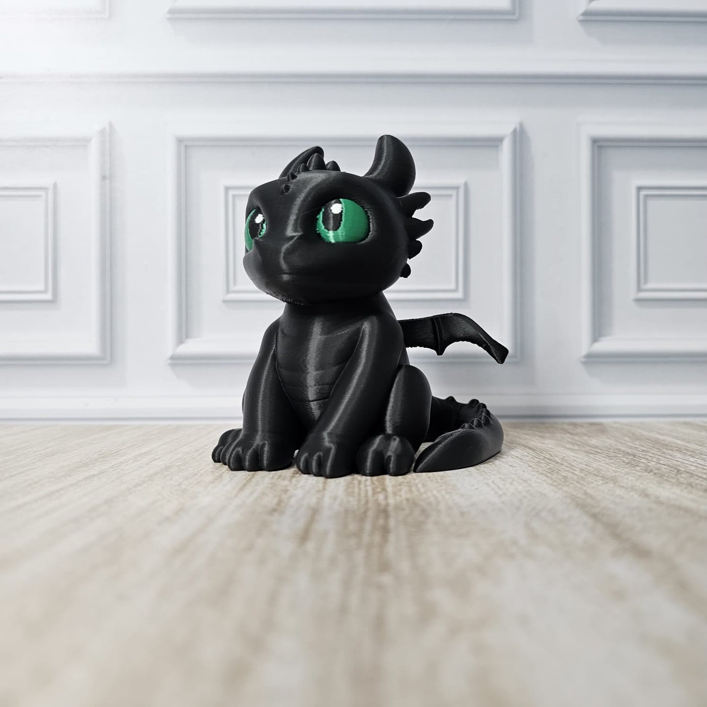 Mini Dragão Decorativo Inspirado em Fúria da Noite – Colecionável Fofo e Exclusivo