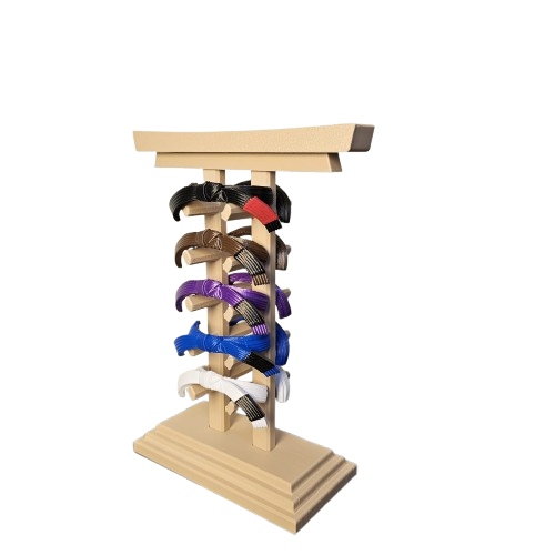 Porta-Faixas Decorativo para Artes Marciais – Expositor de Graduação Estilo Torii Japonês