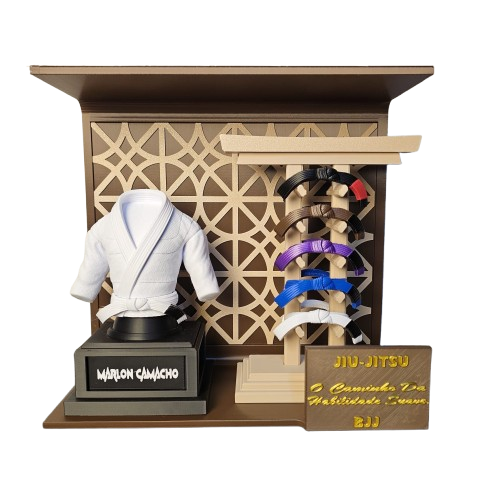 Kit Decorativo Personalizado Jiu-Jitsu – Kimono + Porta-Faixas + cenário decorativo